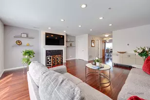 668 E Fountainview Dr, Mundelein, IL 60060 - Photo 6