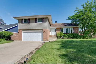 1233 N Hickory Trail, Addison, IL 60101 - Photo 1