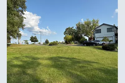 1828 N Orchard Lane, Round Lake Beach, IL 60073 - Photo 4