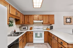 605 Willow St, Maple Park, IL 60151 - Photo 4