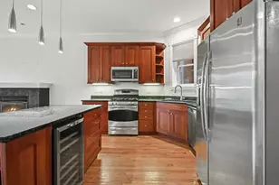5210 N Winthrop Ave, Chicago, IL 60640 - Photo 10