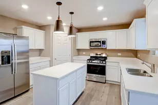 142 Piper Glen Ave, Oswego, IL 60543 - Photo 8
