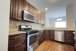 589 Fox Ridge Dr, Fox Lake, IL 60020 - Photo 4