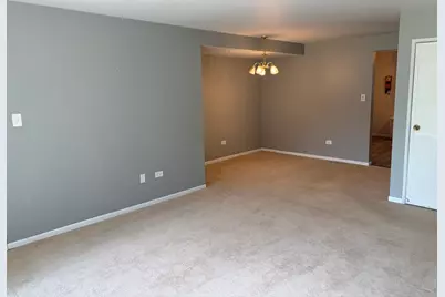 9428 Bay Colony Drive #1S, Des Plaines, IL 60016 - Photo 4