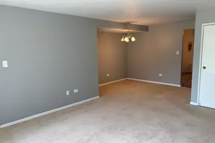9428 Bay Colony Dr, Des Plaines, IL 60016 - Photo 4