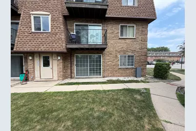 9428 Bay Colony Drive #1S, Des Plaines, IL 60016 - Photo 2