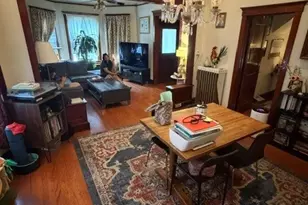 2448 W Gunnison St, Chicago, IL 60625 - Photo 2