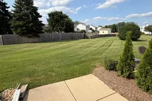 2468 Frost Dr, Aurora, IL 60503 - Photo 4