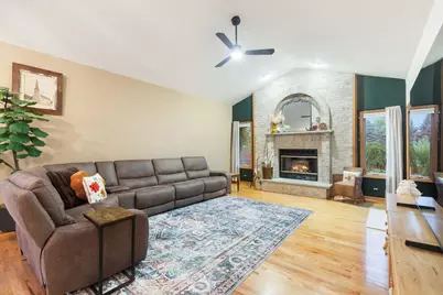 8404 Squirrel Drive, Spring Grove, IL 60081 - Photo 6