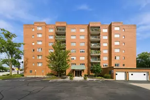 545 S River Rd, Des Plaines, IL 60016 - Photo 1