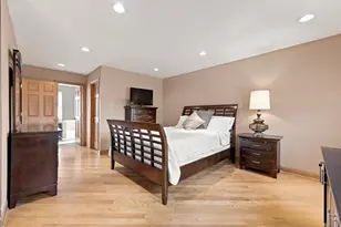 232 Pepperidge Cir, Streamwood, IL 60107 - Photo 18