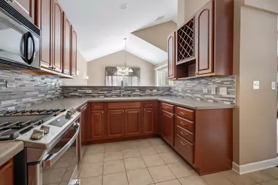 919 Pheasant Trail, Saint Charles, IL 60174 - Photo 2