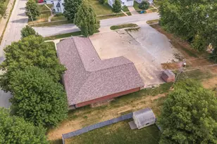 420 W Bennett St, Pontiac, IL 61764 - Photo 4