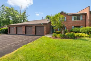 1824 Portsmouth Dr, Lisle, IL 60532 - Photo 2