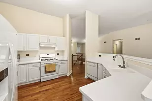 2792 Cranston Cir, Yorkville, IL 60560 - Photo 10