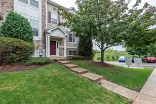 1927 Freedom Ct, Zion, IL 60099 - Photo 2
