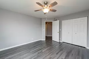1927 Freedom Ct, Zion, IL 60099 - Photo 24