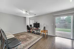 673 E Fountainview Dr, Mundelein, IL 60060 - Photo 12