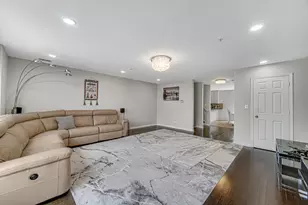 673 E Fountainview Dr, Mundelein, IL 60060 - Photo 2