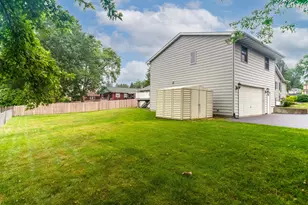 214 Millard Ave, Fox River Grove, IL 60021 - Photo 38