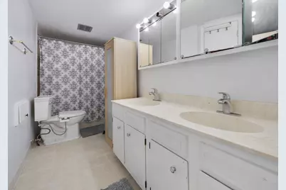 369 Cedar Tree Court, Hoffman Estates, IL 60169 - Photo 12