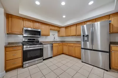 369 Cedar Tree Court, Hoffman Estates, IL 60169 - Photo 8