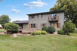 302 Ceilo View St, Colfax, IL 61728 - Photo 4