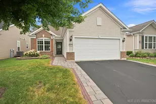 2853 Cascade Falls Cir, Elgin, IL 60124 - Photo 2