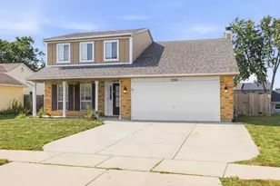 1320 Burns Dr, Elgin, IL 60120 - Photo 2