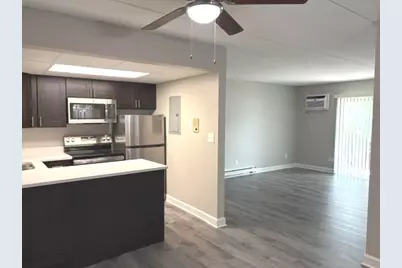 230 Springhill Drive #103, Roselle, IL 60172 - Photo 2