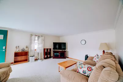 304 E Cherry Street #1, Watseka, IL 60970 - Photo 6