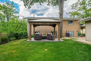 1226 Grant Dr, Carpentersville, IL 60110 - Photo 32