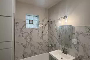 5017 N Sawyer Ave, Chicago, IL 60625 - Photo 4