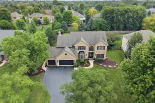 651 Clover Dr, Algonquin, IL 60102 - Photo 2