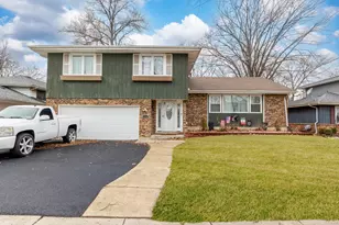 17742 Larkspur Ln, Homewood, IL 60430 - Photo 2