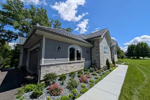 8316 Redtail Dr, Lakewood, IL 60014 - Photo 2