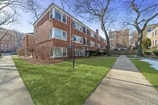 432 Elmwood Ave, Evanston, IL 60202 - Photo 2