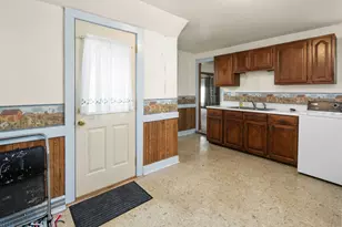 819 N Elm St, Kewanee, IL 61443 - Photo 16