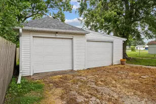 819 N Elm St, Kewanee, IL 61443 - Photo 6