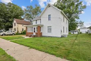 819 N Elm St, Kewanee, IL 61443 - Photo 2