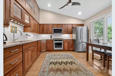 1211 Emerson Lane #1211, Libertyville, IL 60048 - Photo 2