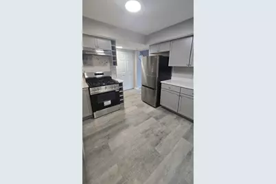 1688 Queensbury Circle #0, Hoffman Estates, IL 60169 - Photo 6