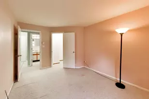 4404 W Shamrock Ln, McHenry, IL 60050 - Photo 16