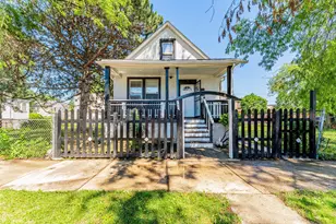 7553 S St Lawrence Ave, Chicago, IL 60619 - Photo 1