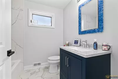 4656 N Leamington Avenue, Chicago, IL 60630 - Photo 16