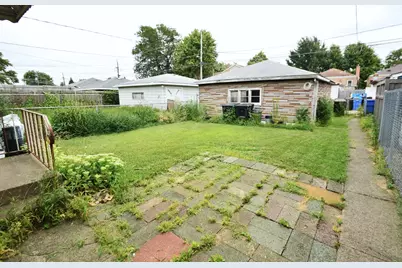 5625 S Kilbourn Avenue, Chicago, IL 60629 - Photo 32