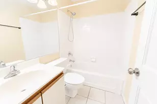 130 Park Ridge Ct, Aurora, IL 60504 - Photo 8