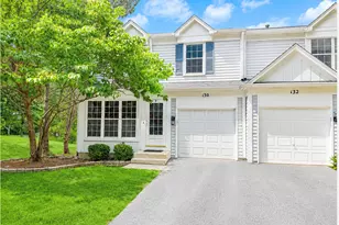 130 Park Ridge Ct, Aurora, IL 60504 - Photo 1