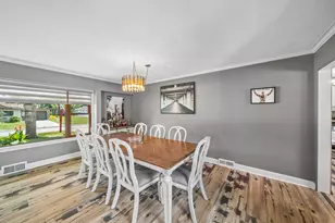 1432 Robinhood Ln, La Grange Park, IL 60526 - Photo 12