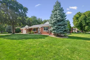 1432 Robinhood Ln, La Grange Park, IL 60526 - Photo 2
